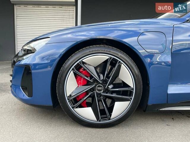 Синий Ауди RS e-tron GT, объемом двигателя 0 л и пробегом 7 тыс. км за 92900 $, фото 25 на Automoto.ua