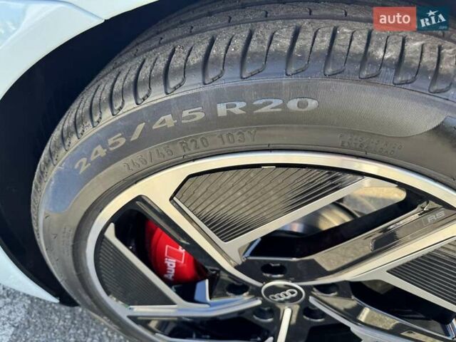 Синий Ауди RS e-tron GT, объемом двигателя 0 л и пробегом 5 тыс. км за 92500 $, фото 92 на Automoto.ua