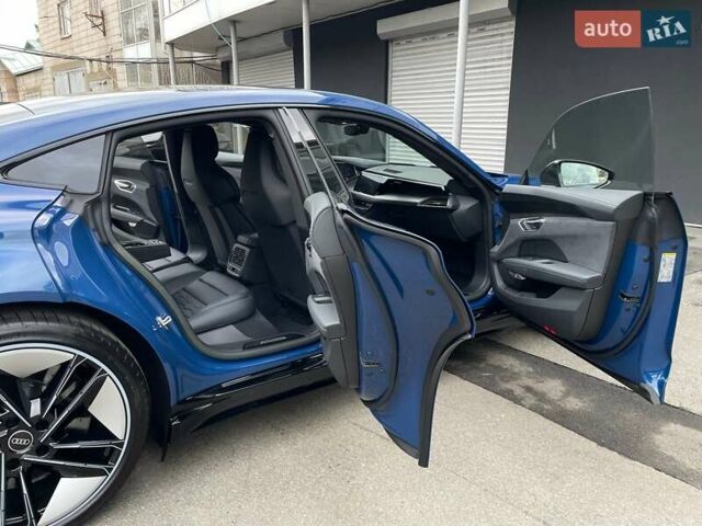 Синий Ауди RS e-tron GT, объемом двигателя 0 л и пробегом 7 тыс. км за 92900 $, фото 45 на Automoto.ua