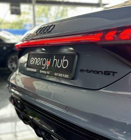 Синий Ауди RS e-tron GT, объемом двигателя 0 л и пробегом 12 тыс. км за 85000 $, фото 11 на Automoto.ua