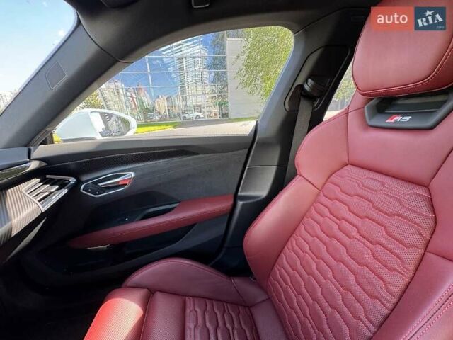 Синий Ауди RS e-tron GT, объемом двигателя 0 л и пробегом 5 тыс. км за 92500 $, фото 68 на Automoto.ua