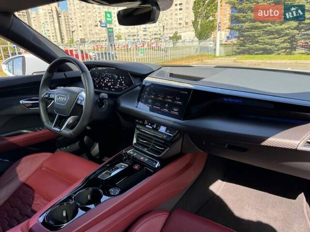 Синий Ауди RS e-tron GT, объемом двигателя 0 л и пробегом 5 тыс. км за 92500 $, фото 73 на Automoto.ua