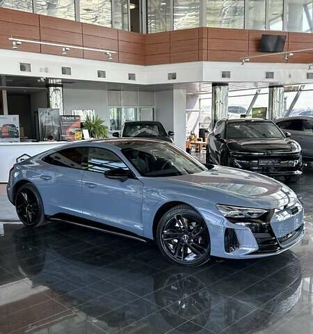 Синий Ауди RS e-tron GT, объемом двигателя 0 л и пробегом 12 тыс. км за 85000 $, фото 3 на Automoto.ua
