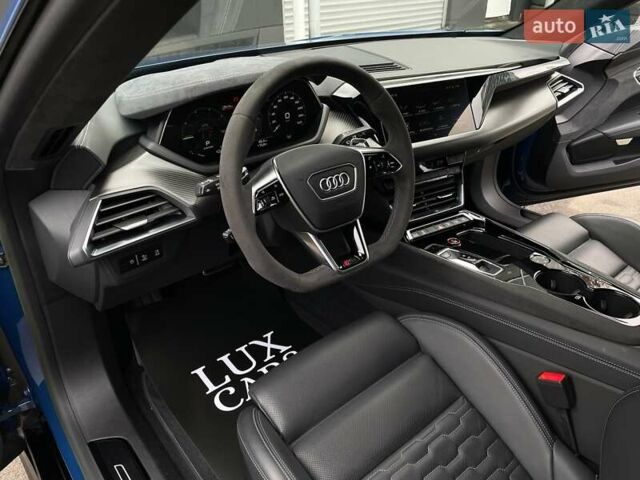 Синий Ауди RS e-tron GT, объемом двигателя 0 л и пробегом 7 тыс. км за 92900 $, фото 53 на Automoto.ua