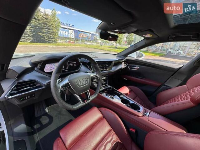Синий Ауди RS e-tron GT, объемом двигателя 0 л и пробегом 5 тыс. км за 92500 $, фото 33 на Automoto.ua