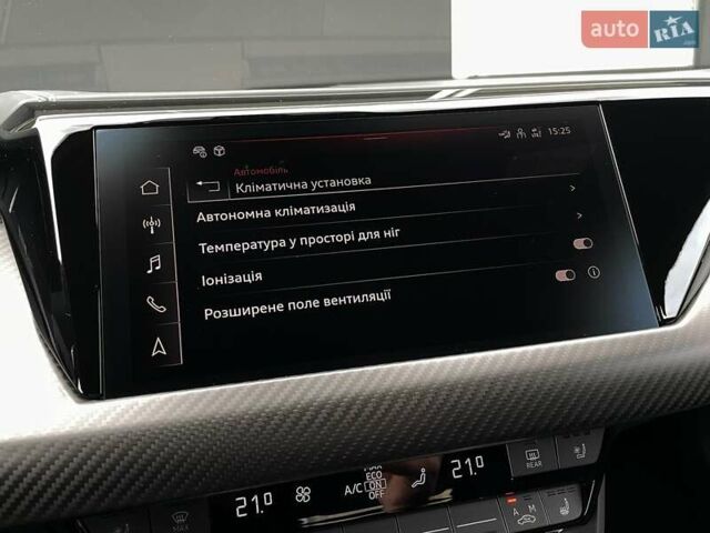Синий Ауди RS e-tron GT, объемом двигателя 0 л и пробегом 7 тыс. км за 92900 $, фото 86 на Automoto.ua