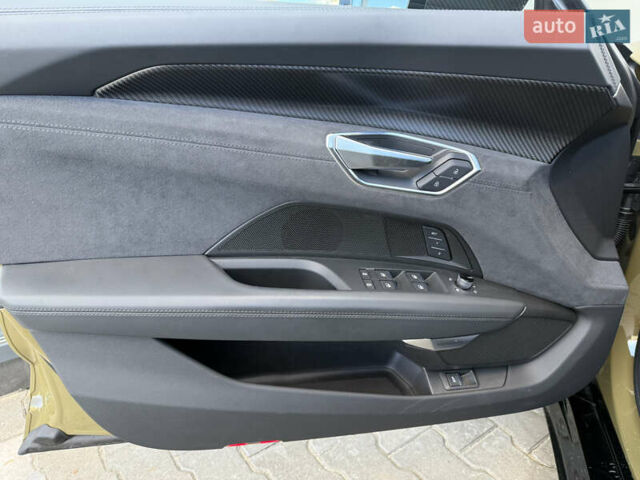 Зеленый Ауди RS e-tron GT, объемом двигателя 0 л и пробегом 19 тыс. км за 69000 $, фото 39 на Automoto.ua