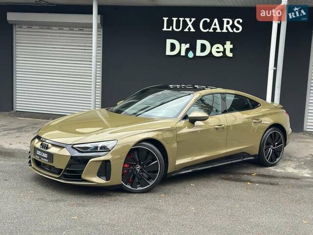 Зеленый Ауди RS e-tron GT, объемом двигателя 0 л и пробегом 27 тыс. км за 71900 $, фото 13 на Automoto.ua
