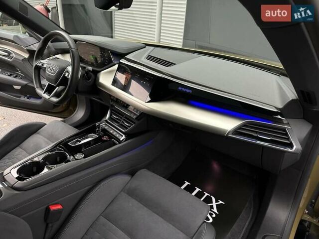 Зеленый Ауди RS e-tron GT, объемом двигателя 0 л и пробегом 27 тыс. км за 71900 $, фото 52 на Automoto.ua