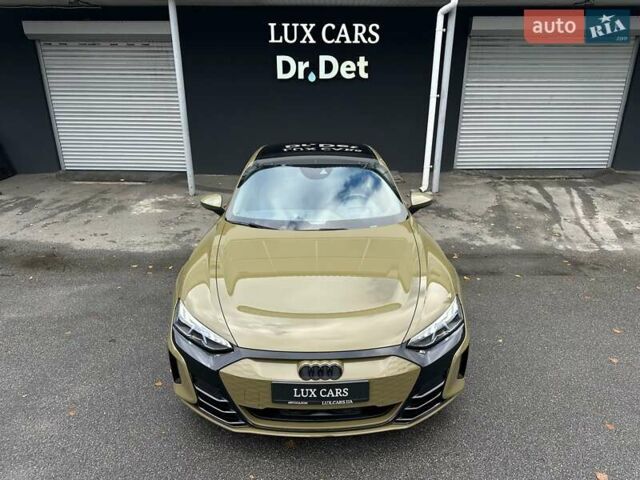 Зеленый Ауди RS e-tron GT, объемом двигателя 0 л и пробегом 27 тыс. км за 71900 $, фото 3 на Automoto.ua