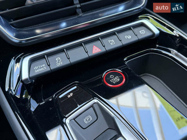 Зеленый Ауди RS e-tron GT, объемом двигателя 0 л и пробегом 19 тыс. км за 69000 $, фото 63 на Automoto.ua