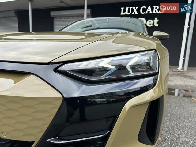 Зеленый Ауди RS e-tron GT, объемом двигателя 0 л и пробегом 27 тыс. км за 71900 $, фото 8 на Automoto.ua