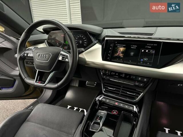 Зеленый Ауди RS e-tron GT, объемом двигателя 0 л и пробегом 27 тыс. км за 71900 $, фото 47 на Automoto.ua