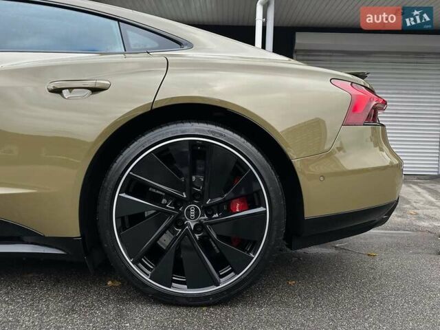 Зеленый Ауди RS e-tron GT, объемом двигателя 0 л и пробегом 27 тыс. км за 71900 $, фото 33 на Automoto.ua