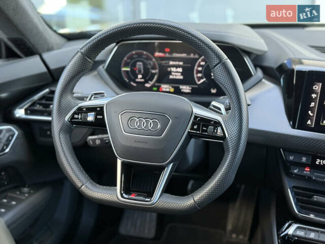 Зеленый Ауди RS e-tron GT, объемом двигателя 0 л и пробегом 19 тыс. км за 69000 $, фото 51 на Automoto.ua