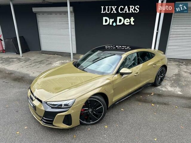 Зеленый Ауди RS e-tron GT, объемом двигателя 0 л и пробегом 27 тыс. км за 71900 $, фото 9 на Automoto.ua