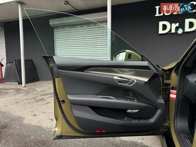 Зеленый Ауди RS e-tron GT, объемом двигателя 0 л и пробегом 27 тыс. км за 71900 $, фото 80 на Automoto.ua