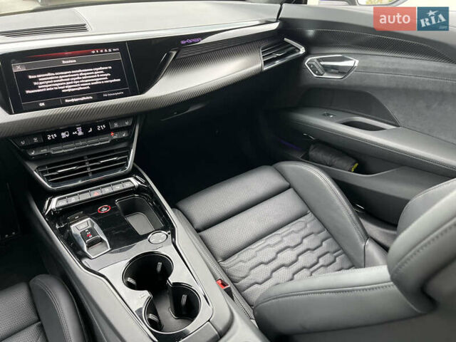 Зеленый Ауди RS e-tron GT, объемом двигателя 0 л и пробегом 20 тыс. км за 70000 $, фото 42 на Automoto.ua
