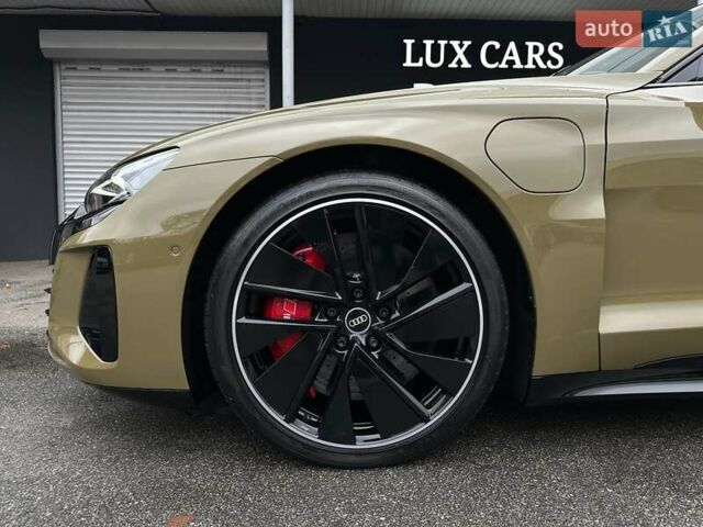 Зеленый Ауди RS e-tron GT, объемом двигателя 0 л и пробегом 27 тыс. км за 71900 $, фото 32 на Automoto.ua