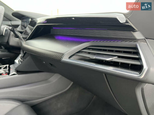 Зеленый Ауди RS e-tron GT, объемом двигателя 0 л и пробегом 20 тыс. км за 70000 $, фото 55 на Automoto.ua