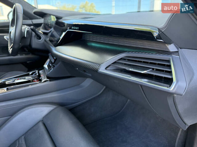 Зеленый Ауди RS e-tron GT, объемом двигателя 0 л и пробегом 19 тыс. км за 69000 $, фото 58 на Automoto.ua