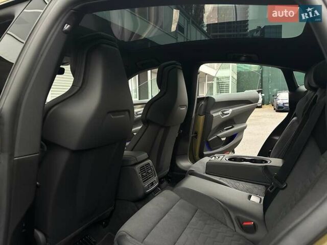 Зеленый Ауди RS e-tron GT, объемом двигателя 0 л и пробегом 27 тыс. км за 71900 $, фото 78 на Automoto.ua
