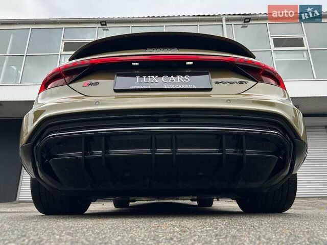 Зеленый Ауди RS e-tron GT, объемом двигателя 0 л и пробегом 27 тыс. км за 71900 $, фото 38 на Automoto.ua