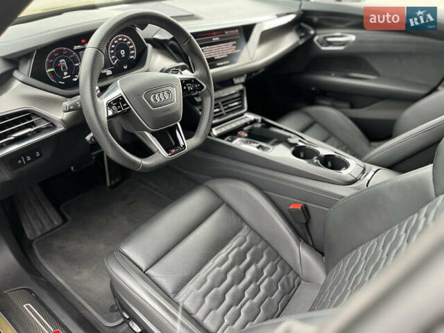 Зеленый Ауди RS e-tron GT, объемом двигателя 0 л и пробегом 20 тыс. км за 70000 $, фото 41 на Automoto.ua