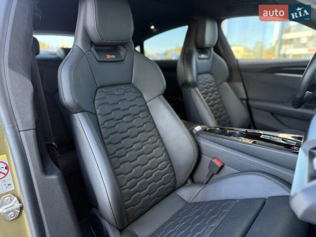 Зеленый Ауди RS e-tron GT, объемом двигателя 0 л и пробегом 19 тыс. км за 69000 $, фото 55 на Automoto.ua