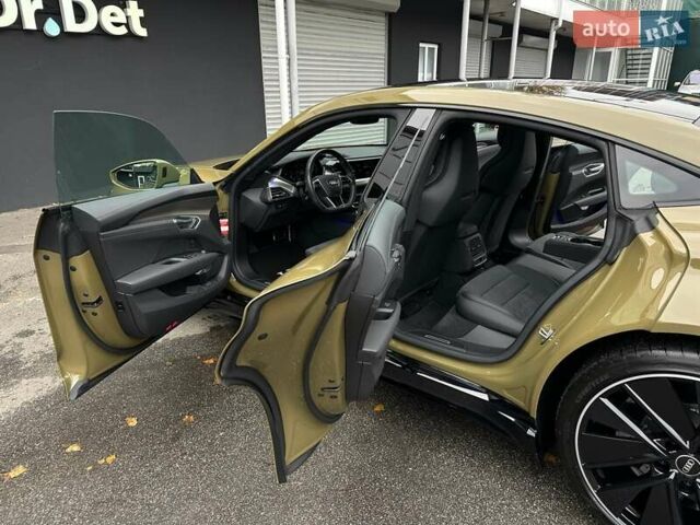 Зеленый Ауди RS e-tron GT, объемом двигателя 0 л и пробегом 27 тыс. км за 71900 $, фото 83 на Automoto.ua