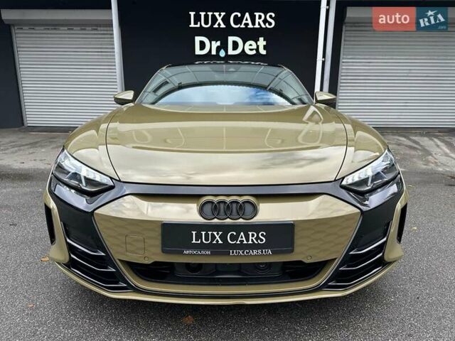 Зеленый Ауди RS e-tron GT, объемом двигателя 0 л и пробегом 27 тыс. км за 71900 $, фото 5 на Automoto.ua