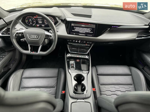 Зеленый Ауди RS e-tron GT, объемом двигателя 0 л и пробегом 20 тыс. км за 70000 $, фото 43 на Automoto.ua
