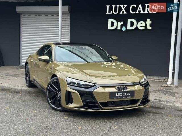 Зеленый Ауди RS e-tron GT, объемом двигателя 0 л и пробегом 27 тыс. км за 71900 $, фото 2 на Automoto.ua