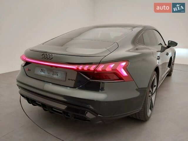 Зелений Ауді RS e-tron GT, об'ємом двигуна 0 л та пробігом 49 тис. км за 75900 $, фото 3 на Automoto.ua