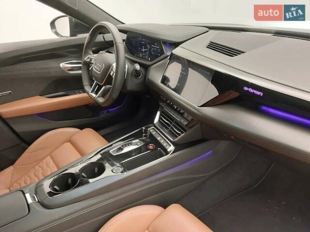 Зелений Ауді RS e-tron GT, об'ємом двигуна 0 л та пробігом 49 тис. км за 75900 $, фото 4 на Automoto.ua