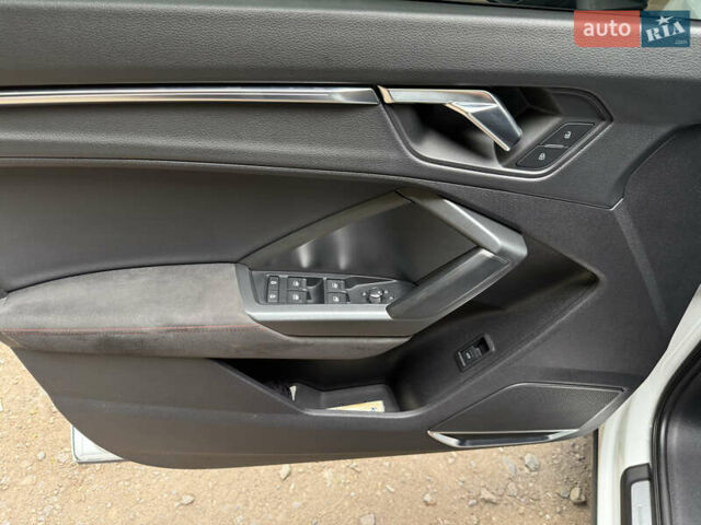 Белый Ауди RS Q3, объемом двигателя 2.48 л и пробегом 55 тыс. км за 52000 $, фото 7 на Automoto.ua