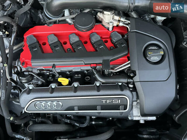 Ауди RS Q3 2016 в Луцке на Automoto.ua Серый Ауди RS Q3, объемом двигателя 2.48 л и пробегом 97 тыс. км за 35000 $, фото 171 на Automoto.ua