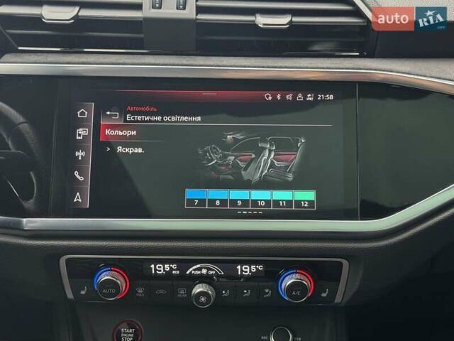 Сірий Ауді RS Q3, об'ємом двигуна 2.48 л та пробігом 48 тис. км за 59000 $, фото 44 на Automoto.ua