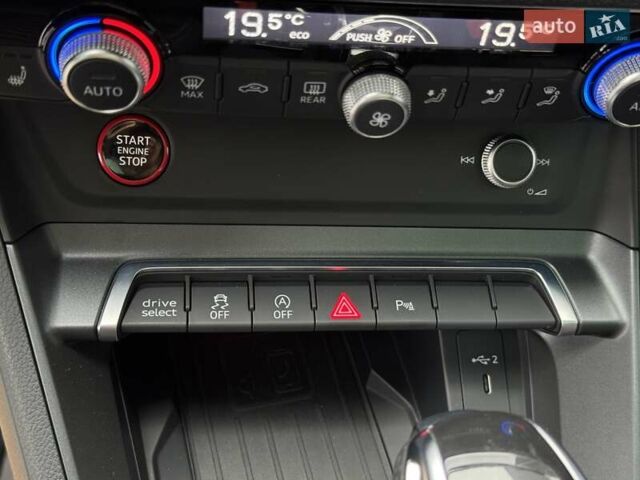 Сірий Ауді RS Q3, об'ємом двигуна 2.48 л та пробігом 48 тис. км за 59000 $, фото 39 на Automoto.ua