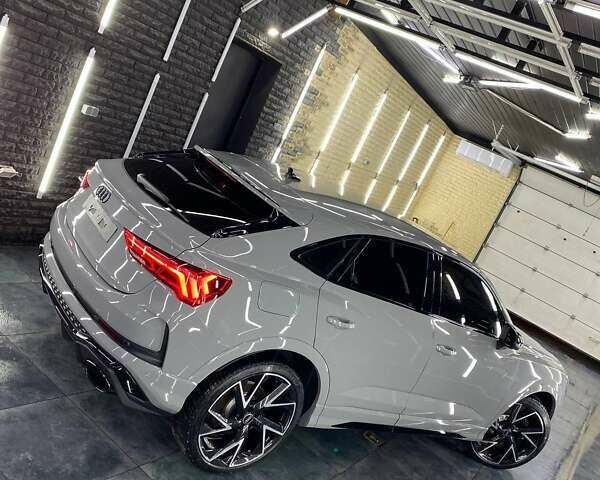 Серый Ауди RS Q3, объемом двигателя 2.48 л и пробегом 11 тыс. км за 75000 $, фото 3 на Automoto.ua