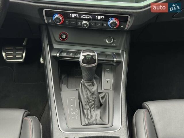 Сірий Ауді RS Q3, об'ємом двигуна 2.48 л та пробігом 48 тис. км за 59000 $, фото 36 на Automoto.ua