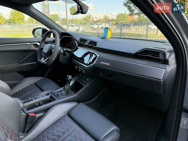 Серый Ауди RS Q3, объемом двигателя 2.48 л и пробегом 97 тыс. км за 62000 $, фото 39 на Automoto.ua