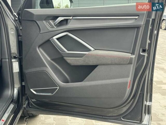 Сірий Ауді RS Q3, об'ємом двигуна 2.48 л та пробігом 48 тис. км за 59000 $, фото 27 на Automoto.ua