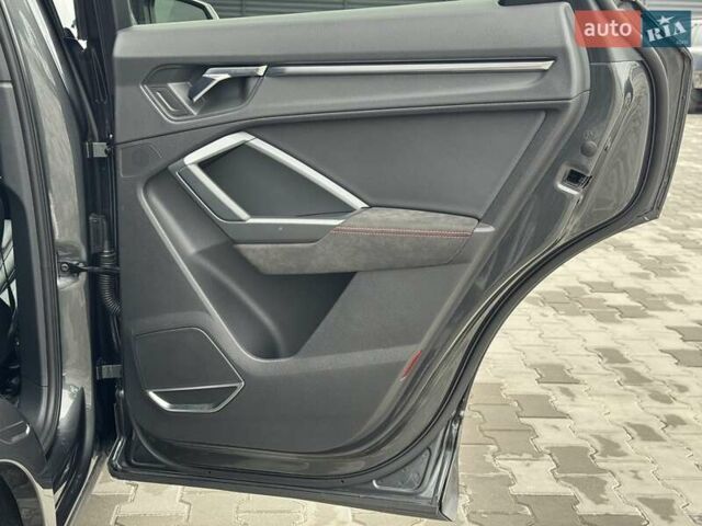 Сірий Ауді RS Q3, об'ємом двигуна 2.48 л та пробігом 48 тис. км за 59000 $, фото 24 на Automoto.ua