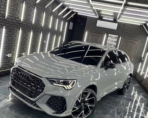 Серый Ауди RS Q3, объемом двигателя 2.48 л и пробегом 11 тыс. км за 75000 $, фото 4 на Automoto.ua