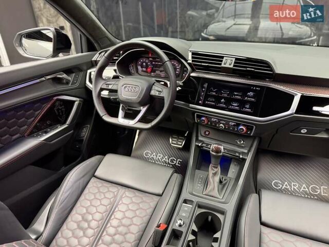 Серый Ауди RS Q3, объемом двигателя 2.5 л и пробегом 8 тыс. км за 96900 $, фото 46 на Automoto.ua