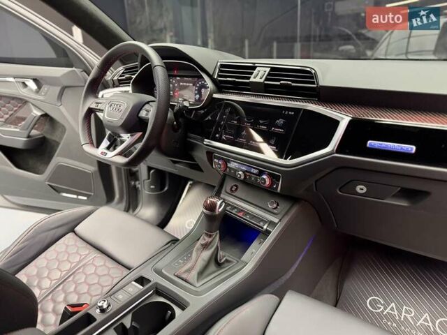 Серый Ауди RS Q3, объемом двигателя 2.5 л и пробегом 8 тыс. км за 96900 $, фото 70 на Automoto.ua