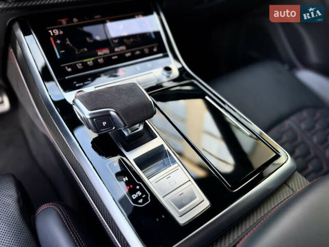Білий Ауді RS Q8, об'ємом двигуна 4 л та пробігом 82 тис. км за 92500 $, фото 2 на Automoto.ua