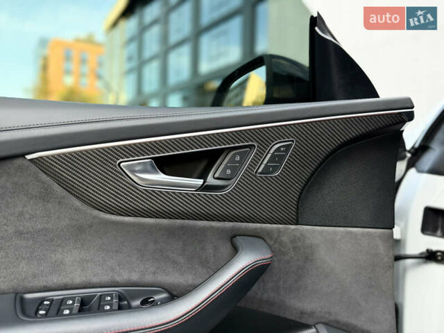 Білий Ауді RS Q8, об'ємом двигуна 4 л та пробігом 82 тис. км за 92500 $, фото 44 на Automoto.ua