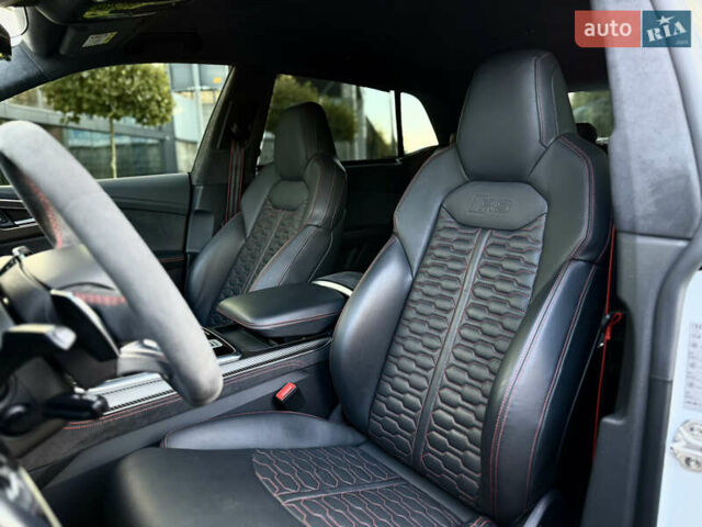 Білий Ауді RS Q8, об'ємом двигуна 4 л та пробігом 82 тис. км за 92500 $, фото 49 на Automoto.ua